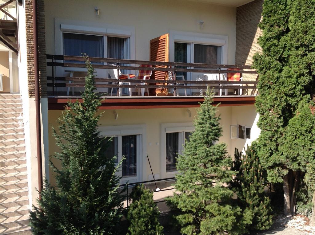 Jokai Apartmanhaz Heviz Luaran gambar