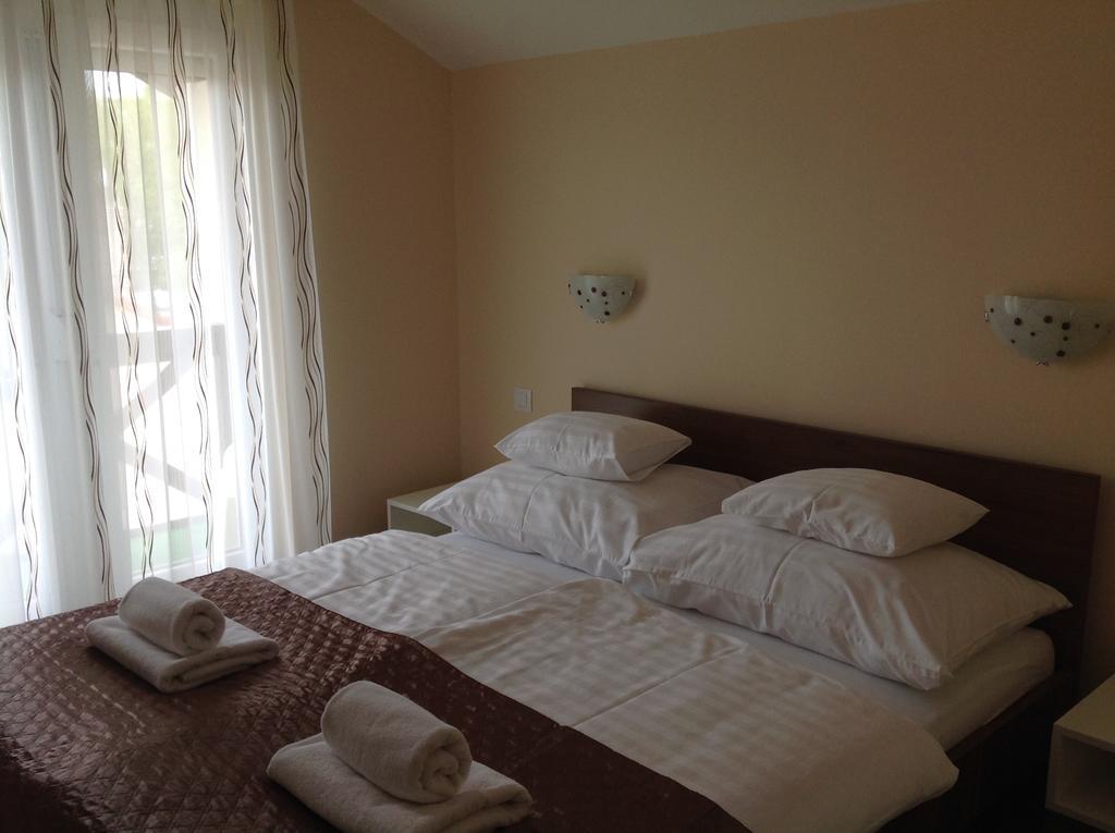 Jokai Apartmanhaz Heviz Luaran gambar